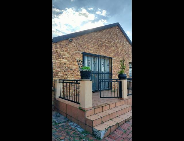 3 BEDROOM HOUSE FOR SALE IN SUIDEROORD